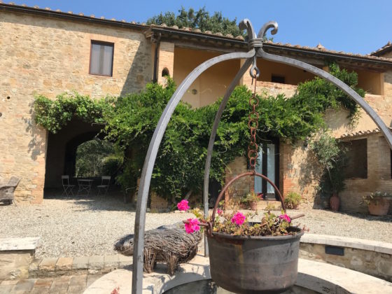 BUONCONVENTO, IL GLICINE: BEAUTIFUL TUSCAN FARMHOUSE NEAR A PRIVATE GOLF CLUB €495.000