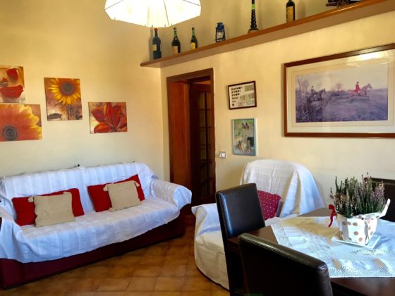 BUONCONVENTO, LE MURA: A COMFORTABLE APARTMENT NESTLED IN THE MEDIEVAL WALLS € 128.000