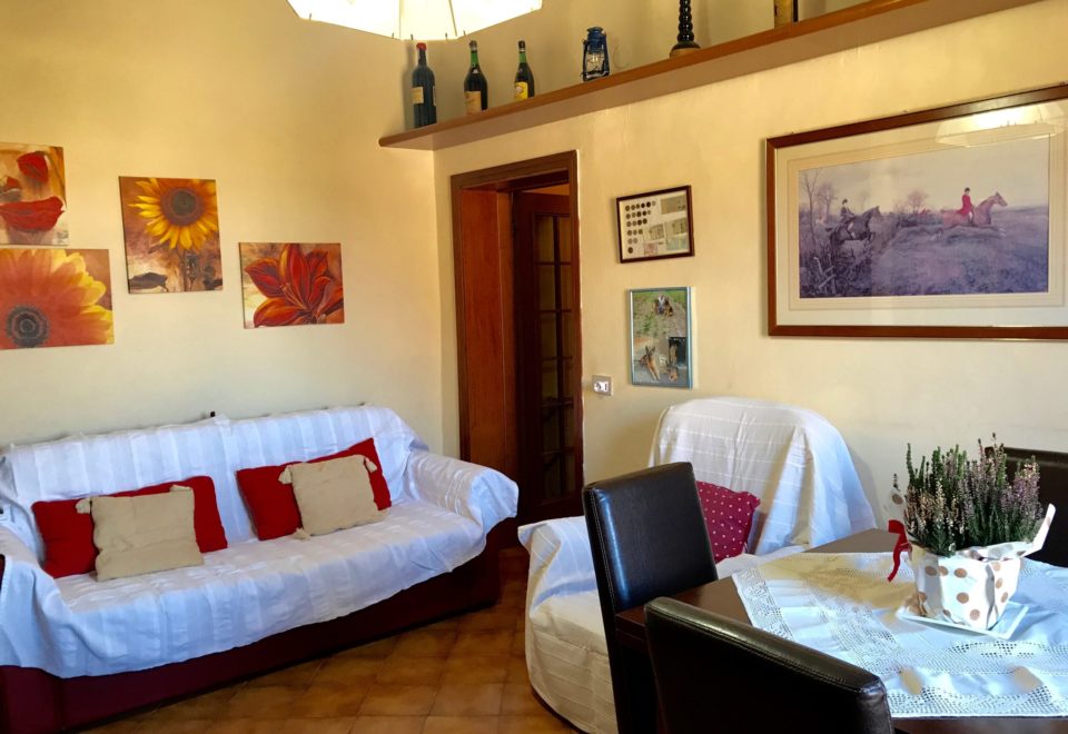 BUONCONVENTO, LE MURA: UN CONFORTEVOLE APPARTAMENTO NELLE MURA MEDIEVALI €128.000