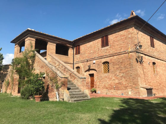 SIENA, PICCOLO BORGO TOSCANO: UN’ AFFASCINANTE TENUTA CON BORGO E 55 Ha,Prezzo su richiesta