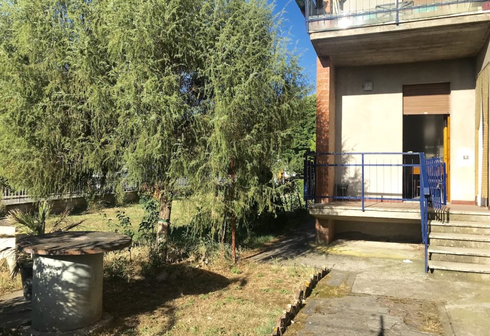 BUONCONVENTO: APPARTAMENTO CON GRANDE GIARDINO PRIVATO