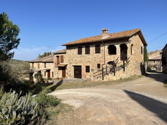 BUONCONVENTO-VESCOVADO, CASA GRAZIA: TERRACED HOUSE WITH LITTLE GARDEN AND LOGGIA €410.000