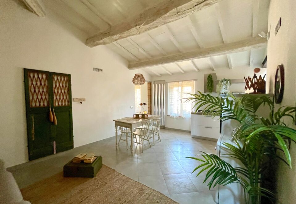 FASCINATING ATTIC : A UNIQUE JEWEL IN THE HEART OF BUONCONVENTO, SIENA, TUSCANY €178.000